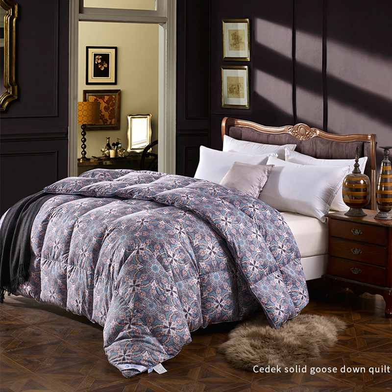 Cedek solid goose down quilt